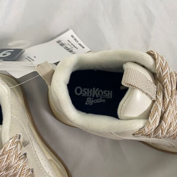 NWT Lot of 3 Pairs Of Oshkosh B'gosh Toddler Shoes Sneaker Sandals Size 6 - Picture 4 of 12